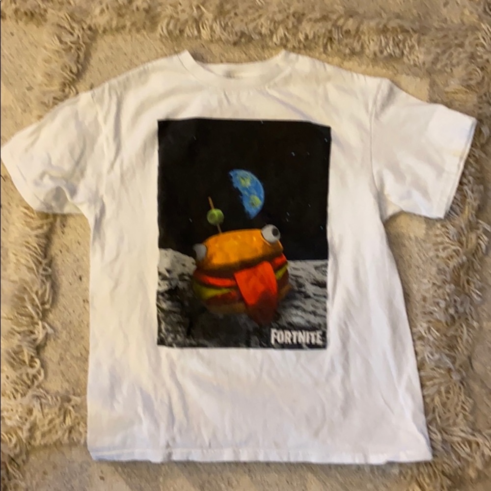 Boys Fortnite white tee shirt.
